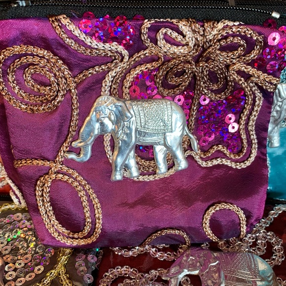 Small Embroidered Sequin Zipped Elephant Pouch (Several Colors Available) - Picture 4 of 11